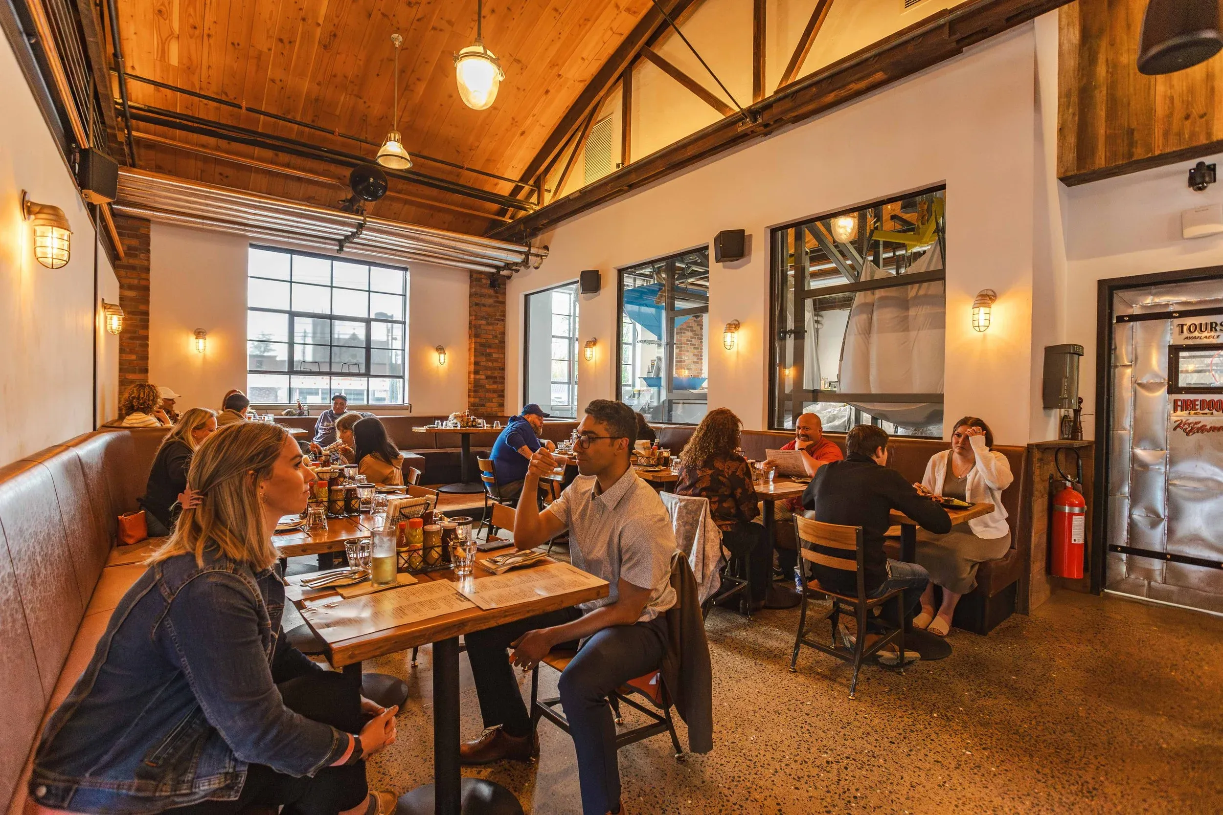 Guests dining at Pearl's at the Garage